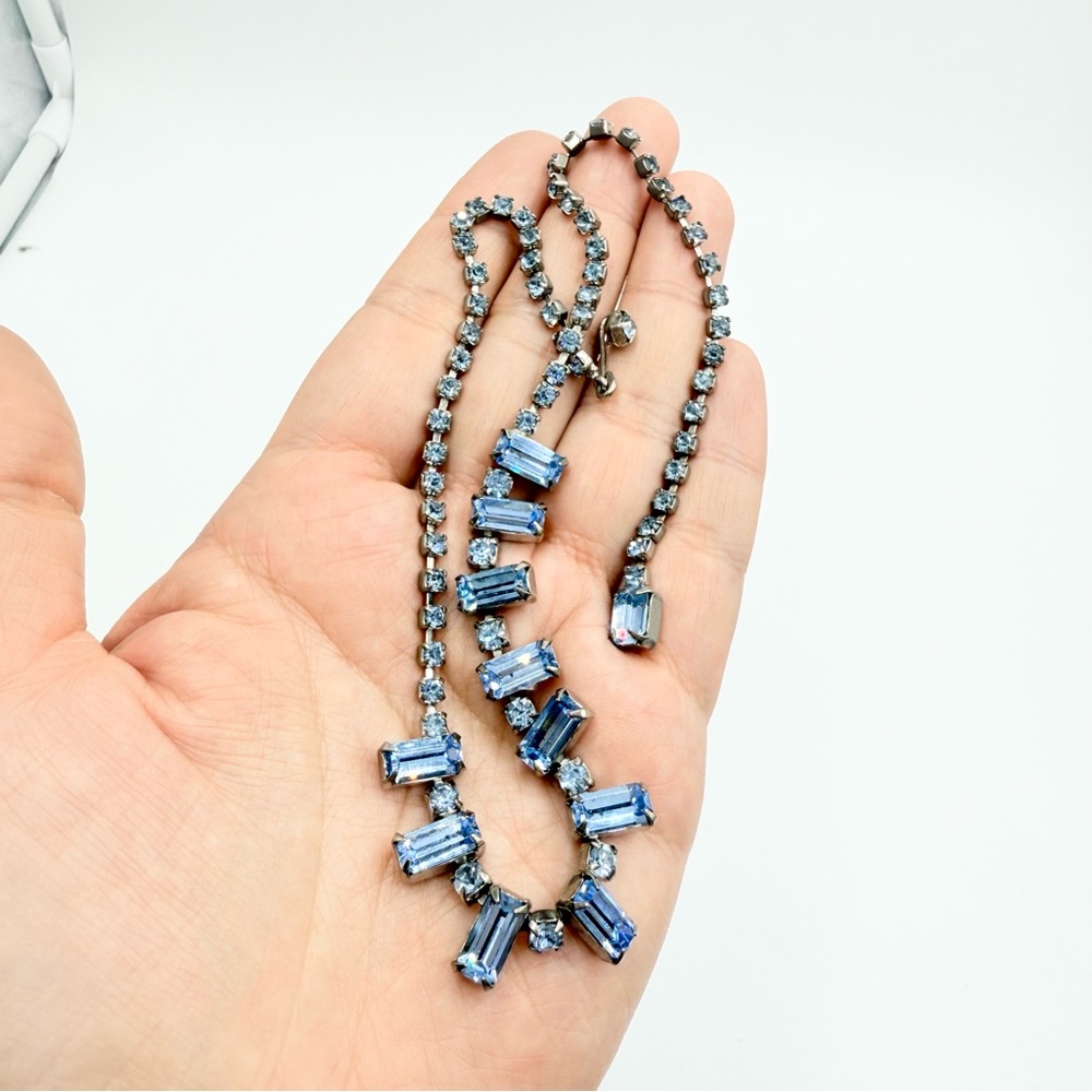 Vintage Weiss Signed Light Dark Blue Rhinestones Necklace - Picture 3 of 7